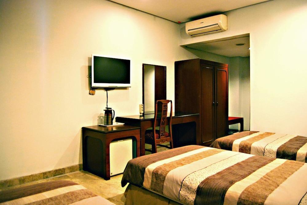 Super Oyo Townhouse 1 Hotel Salemba Cakarta Dış mekan fotoğraf