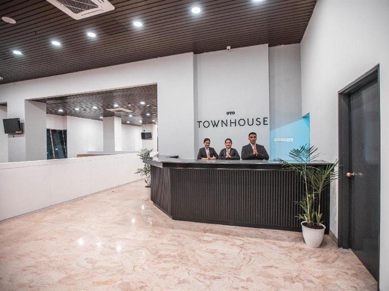 Super Oyo Townhouse 1 Hotel Salemba Cakarta Dış mekan fotoğraf