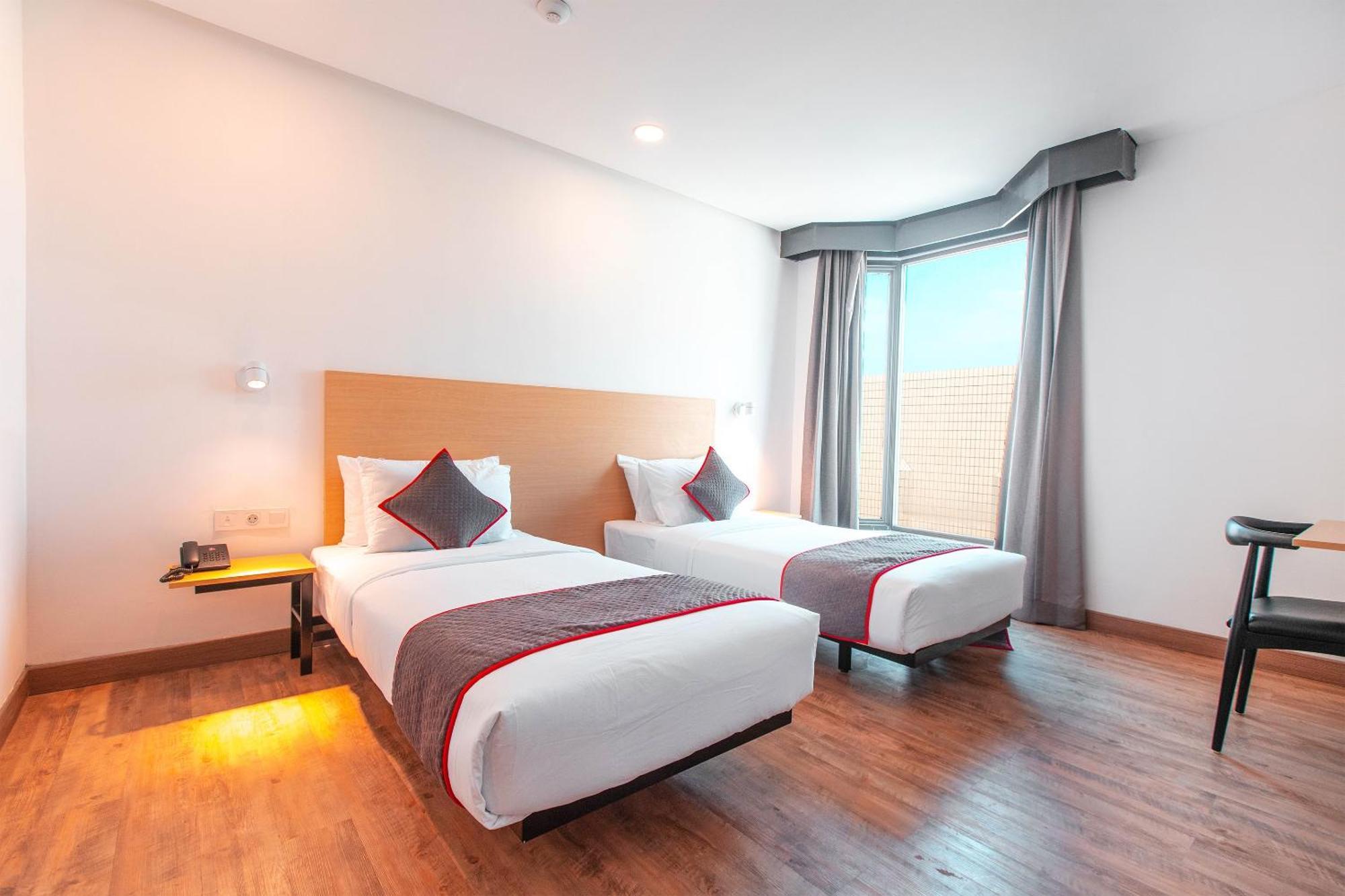 Super Oyo Townhouse 1 Hotel Salemba Cakarta Dış mekan fotoğraf