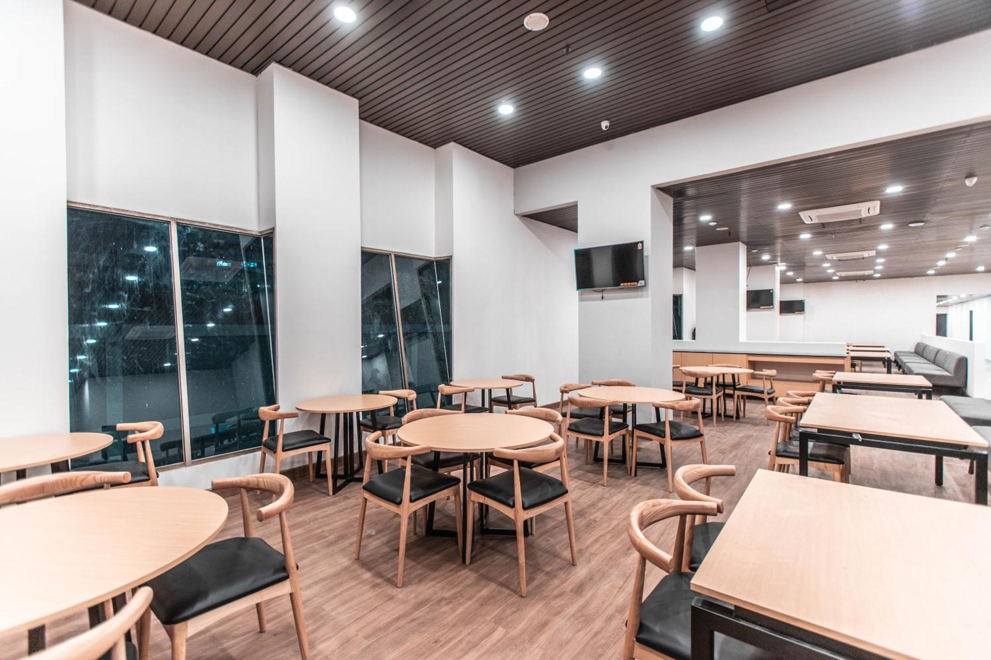 Super Oyo Townhouse 1 Hotel Salemba Cakarta Dış mekan fotoğraf
