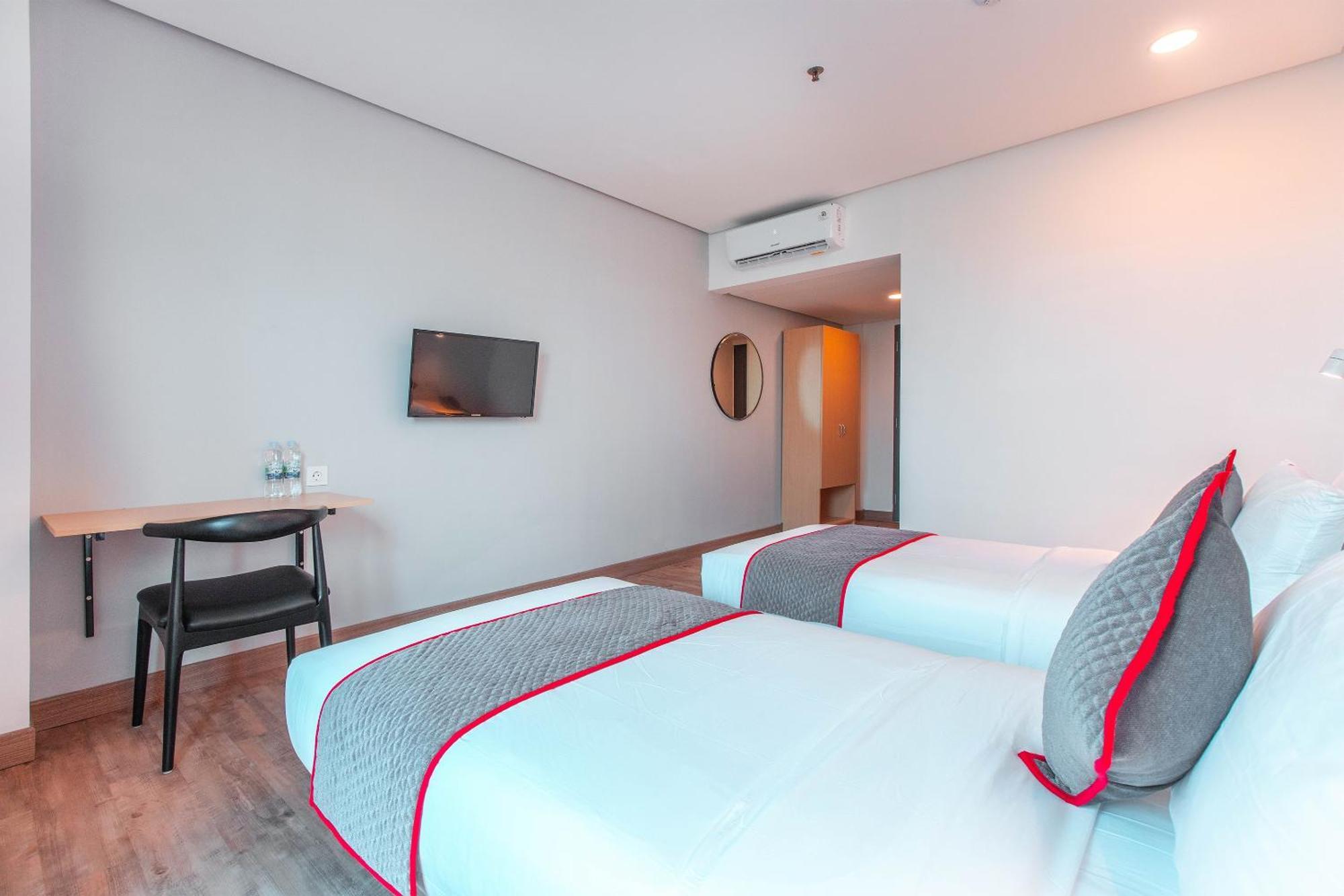 Super Oyo Townhouse 1 Hotel Salemba Cakarta Dış mekan fotoğraf