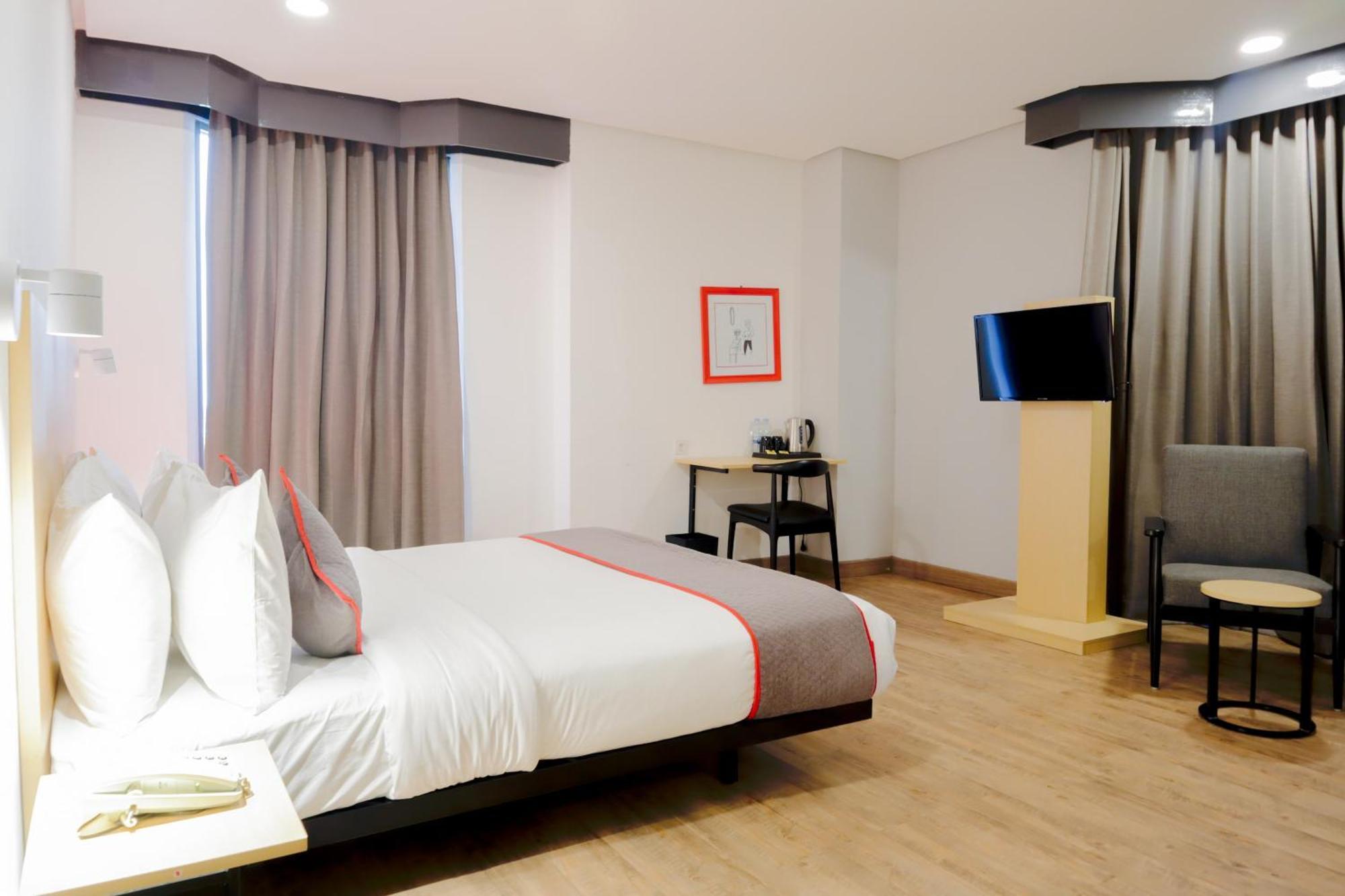 Super Oyo Townhouse 1 Hotel Salemba Cakarta Dış mekan fotoğraf